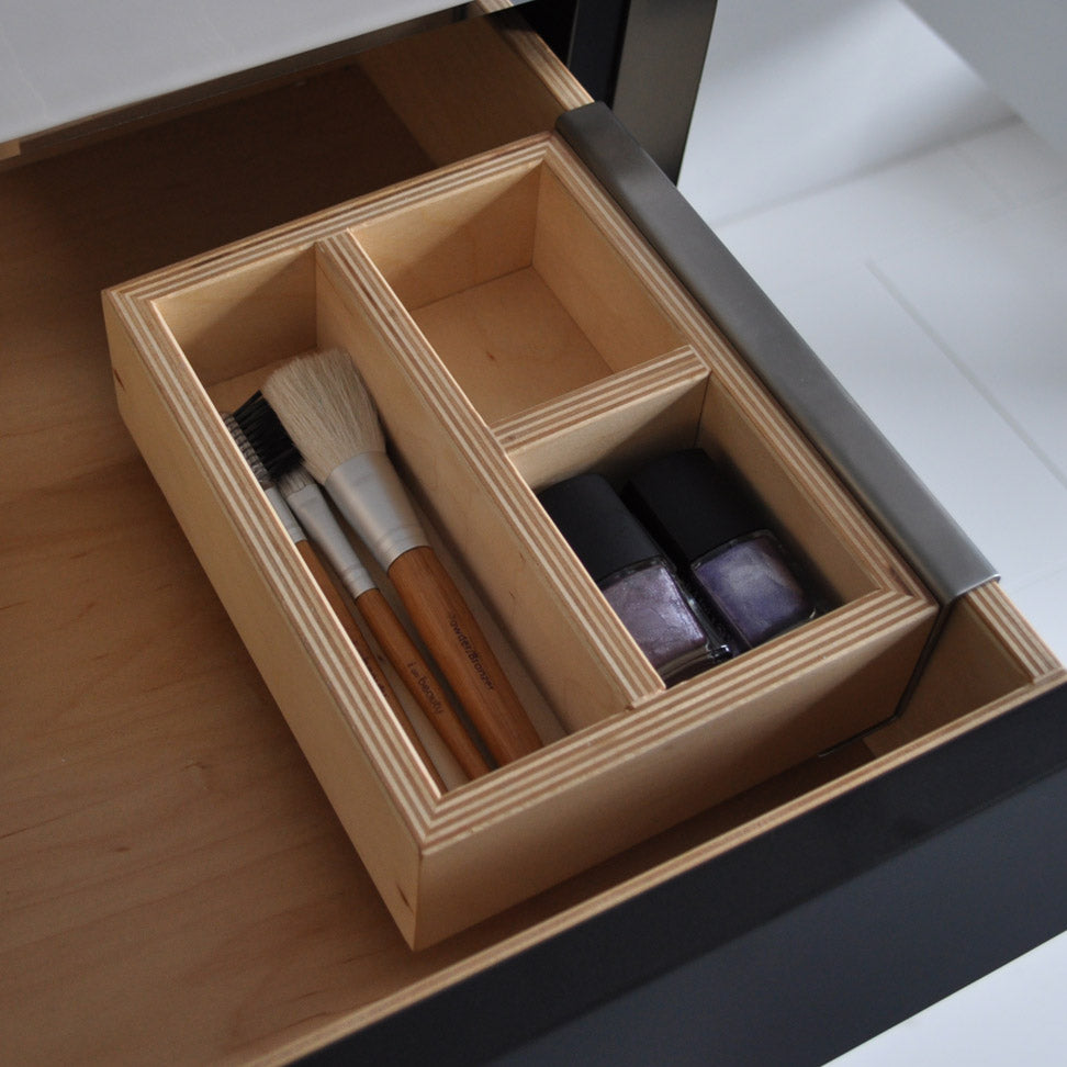 Add-on hanging organizer made of baltic birch in natural finish and brushed stainless steel bracket. - Maison&Co.