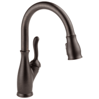 Delta Leland®: Single Handle Pull-Down Kitchen Faucet with ShieldSpray® Technology - Maison&Co.